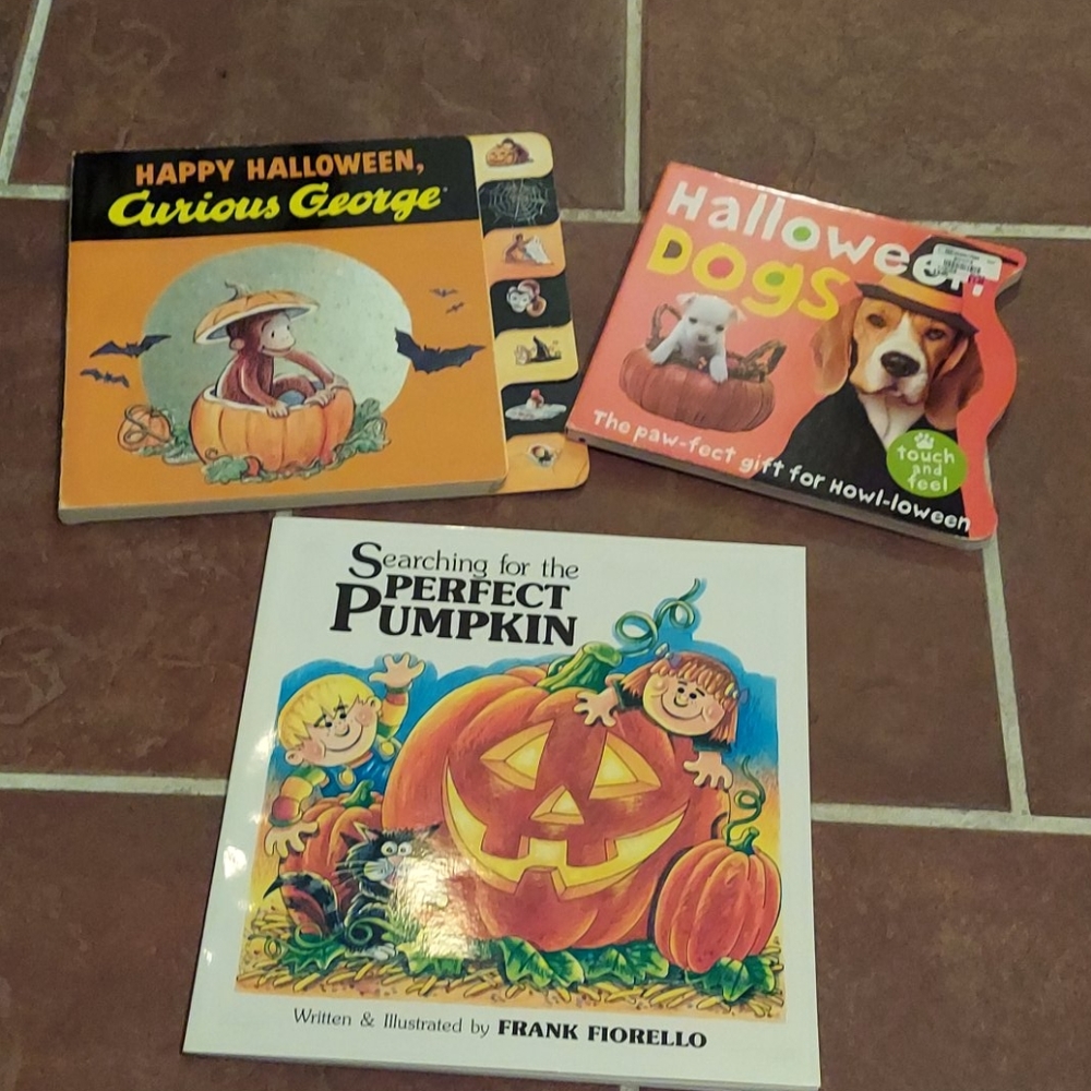 🎃 Halloween book lot